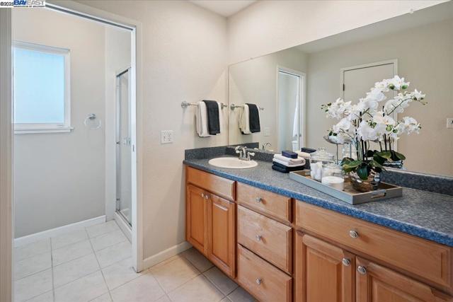3457 Hackamore Dr, Hayward CA: https://media.crmls.org/mediaz/dd2daad3-a71f-4d2f-ae86-3a2ff54a59ef.jpg