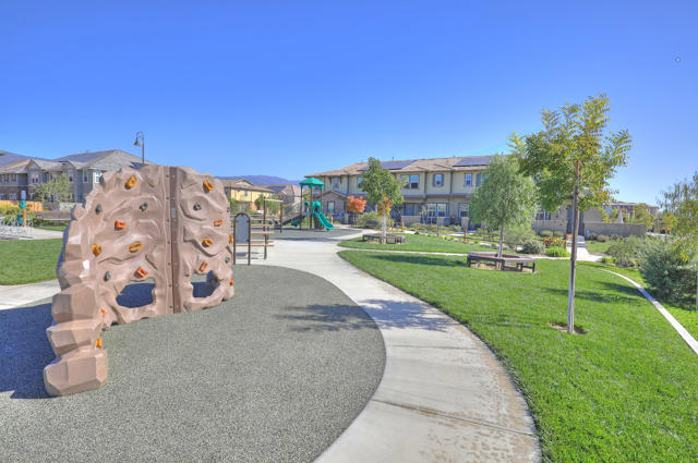 6607 Fathom Way, Goleta CA: https://media.crmls.org/mediaz/dd2e00ec-6fa8-4f0f-b704-f55ee50ae646.jpg