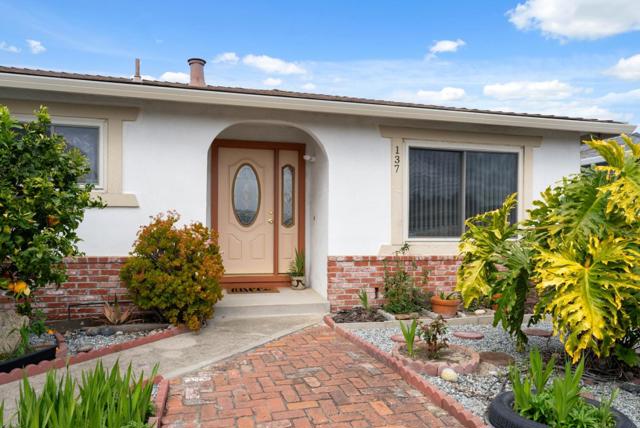 137 Silverwood Place, Marina CA: https://media.crmls.org/mediaz/dd2e1023-fbbb-4478-bf2f-c957d4b6f0f5.jpg