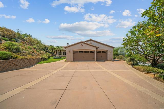 5102 Espinoza Road, El Cajon CA: https://media.crmls.org/mediaz/dd2e1ff2-8c40-4f77-8f32-6a16e93c2b89.jpg