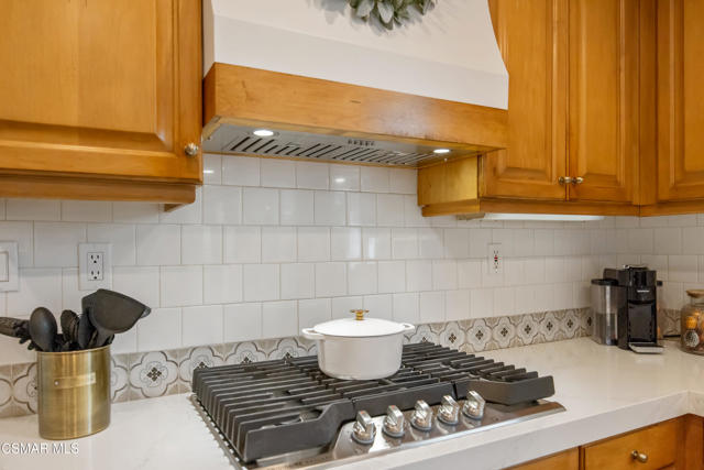 943 Paseo Barona, Camarillo CA: https://media.crmls.org/mediaz/dd2ec91d-07af-42cf-b274-ef1e8ef6291a.jpg