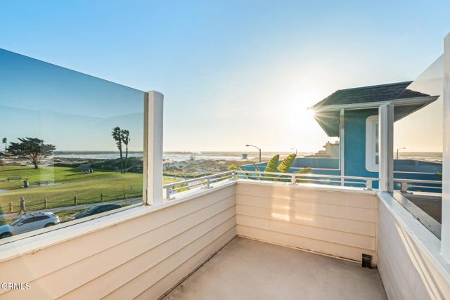 1401 GREENOCK Lane, Ventura CA: https://media.crmls.org/mediaz/dd2f5921-581d-48b8-b2c6-ea73f0d3cbeb.jpg