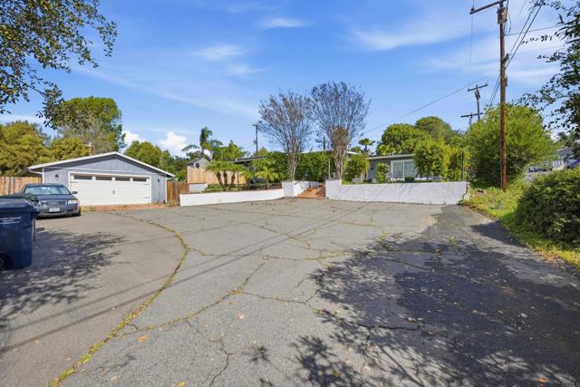 Detail Gallery Image 7 of 38 For 1650 N Broadway, Escondido,  CA 92026 - 3 Beds | 3 Baths