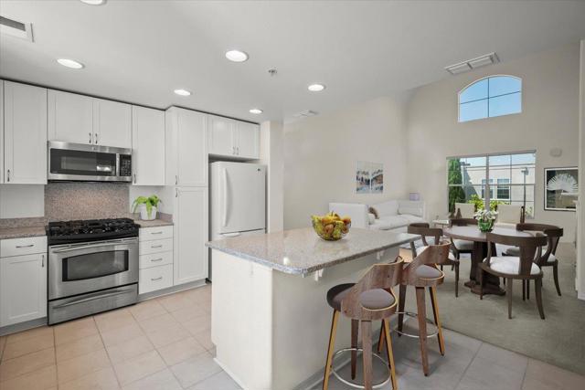 3901 Lick Mill Boulevard, Santa Clara CA: https://media.crmls.org/mediaz/dd2fc936-092f-479e-a5bc-08b1848607fb.jpg