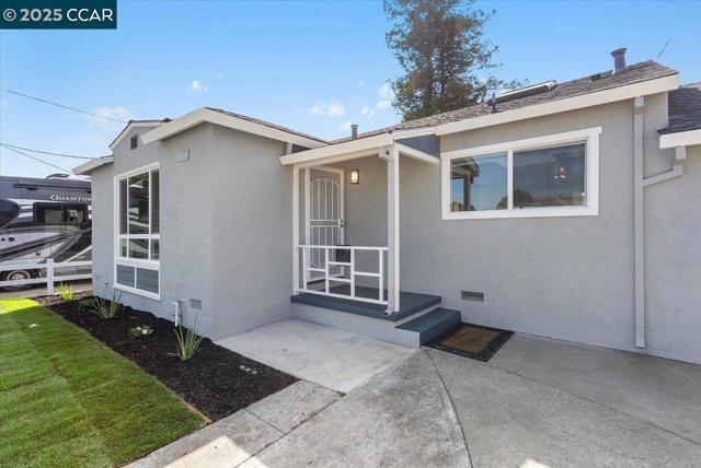 15067 Churchill St, San Leandro CA: https://media.crmls.org/mediaz/dd2fcf70-99ac-4f8d-a954-a8a002ce9861.jpg