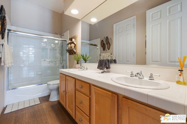 40870 Avenida Rosario, Palm Desert CA: https://media.crmls.org/mediaz/dd2fdc01-9f9b-4199-85f4-076ccbf2c171.jpg