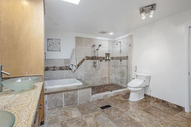 142 Calle Larga, Los Gatos CA: https://media.crmls.org/mediaz/dd306dea-99e9-45ff-b44f-5ebd6b30093d.jpg