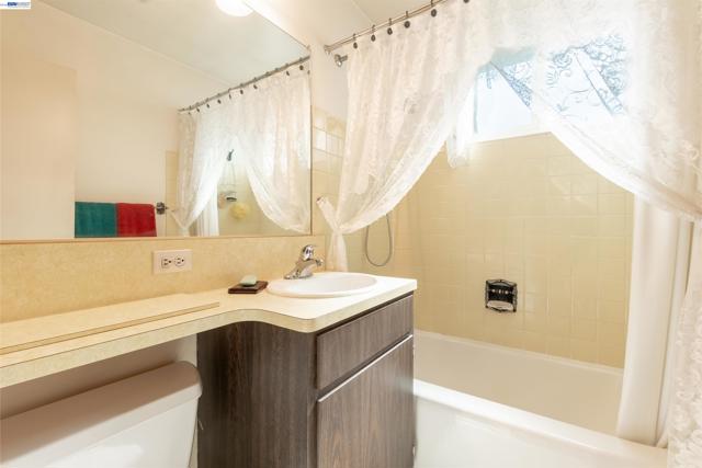 Image 14 of 22 For 1805 Sundberg Ave