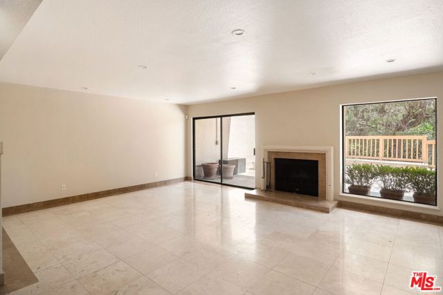 2748 Bottlebrush Drive, Los Angeles CA: https://media.crmls.org/mediaz/dd31bbb5-26a5-46b0-9b69-2c3159d4bf3a.jpg