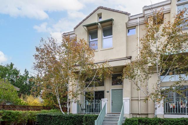 143 Frederick Court, Mountain View CA: https://media.crmls.org/mediaz/dd3277e9-791b-4df6-adc8-3fac3218a1ce.jpg