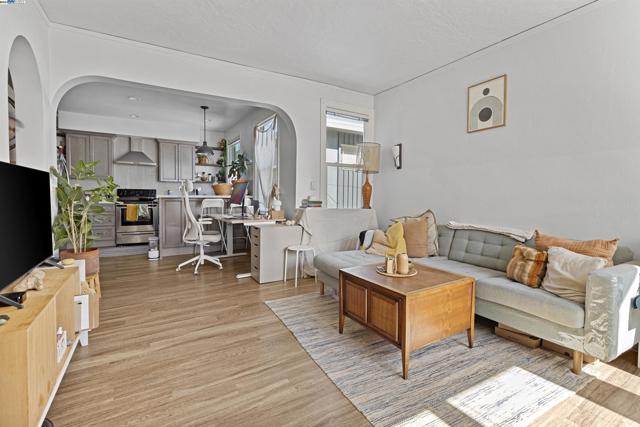 Image 2 of 7 For 2501 7th Avenue