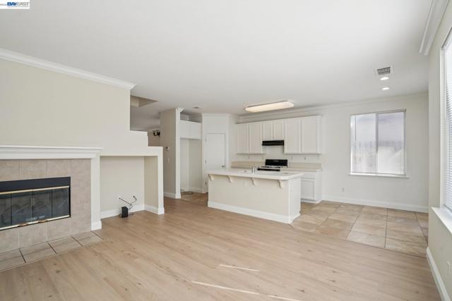 4902 Alterra Way, Sacramento CA: https://media.crmls.org/mediaz/dd32dc5b-383a-4426-98a8-3856f7552e61.jpg