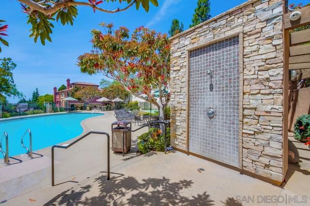 1184 Highbluff Ave, San Marcos CA: https://media.crmls.org/mediaz/dd33152a-bc56-4e5c-aece-499d366f2e33.jpg