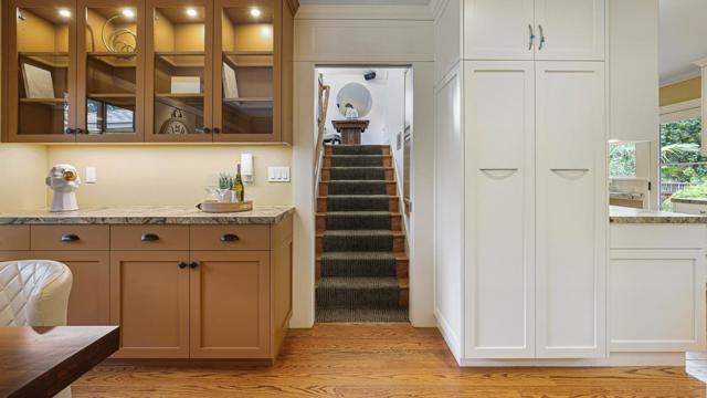 161 E Floresta Way, Portola Valley CA: https://media.crmls.org/mediaz/dd3380f9-9f7f-4b95-8cb8-87eae354c7d9.jpg