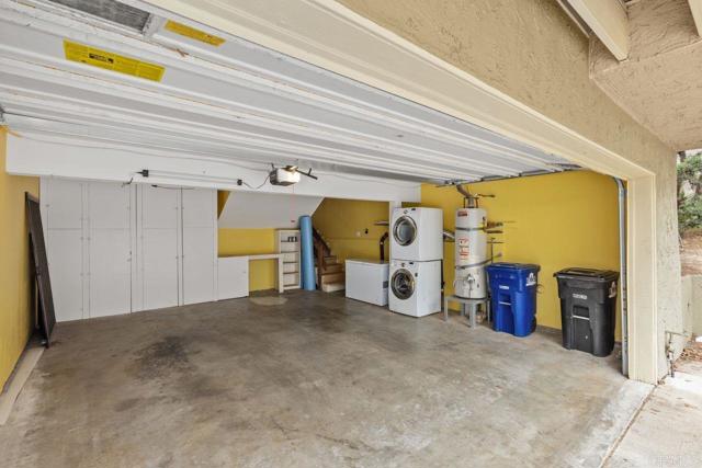 3330 Caminito Eastbluff, La Jolla CA: https://media.crmls.org/mediaz/dd339ca0-2938-44df-bb3c-845e310ac5a6.jpg