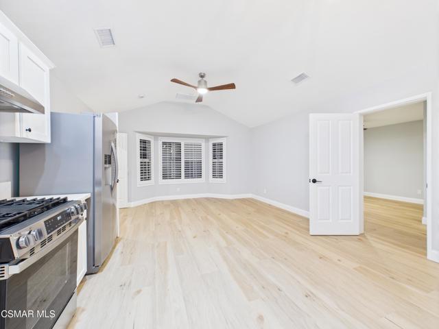 29650 Kimberly Drive, Agoura Hills CA: https://media.crmls.org/mediaz/dd33e7de-beb2-4900-a7eb-b9a8e3365e10.jpg