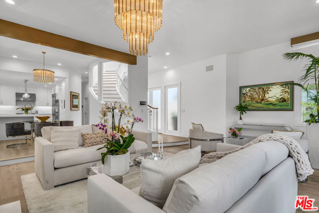 Image 9 of 43 For 2620 Grand Canal