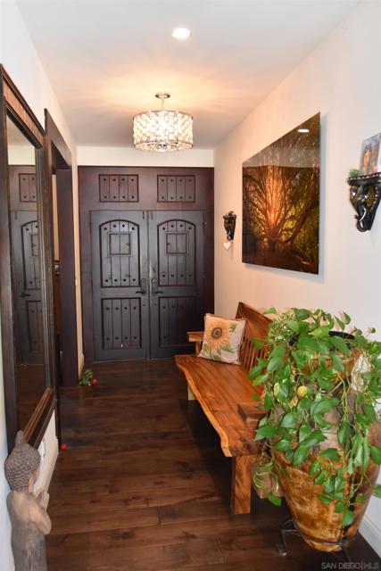 1153 Crest Dr, Encinitas CA: https://media.crmls.org/mediaz/dd3438af-ab13-4c8b-9e0d-ff58f8c14b2b.jpg