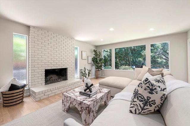111 Vista Del Prado, Los Gatos CA: https://media.crmls.org/mediaz/dd3488e4-8e76-425d-91e4-51738dba6a13.jpg