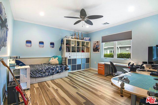 441 W Ellis Avenue, Inglewood CA: https://media.crmls.org/mediaz/dd34cf74-6f97-49c9-8693-a7415302960c.jpg