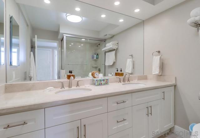 1730 Avenida Del Mundo, Coronado CA: https://media.crmls.org/mediaz/dd34fa45-0232-4854-9c6d-4e687f4c2660.jpg