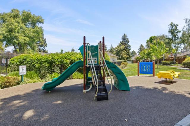 10892 Northfield Square, Cupertino CA: https://media.crmls.org/mediaz/dd350e82-cc36-451b-b671-640bd1210818.jpg