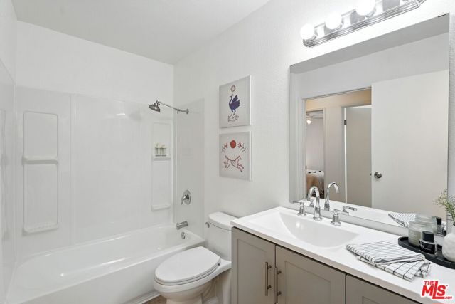 830 W Lincoln Avenue, Escondido CA: https://media.crmls.org/mediaz/dd351401-6037-46a5-b34e-5df4a6a781fa.jpg