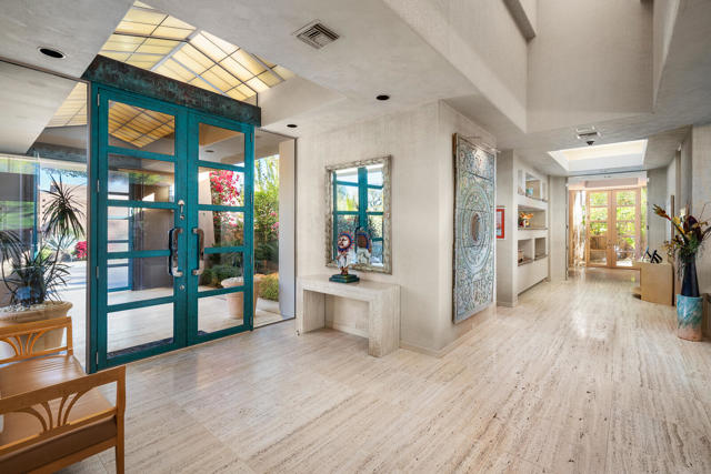 203 Kiva Drive, Palm Desert CA: https://media.crmls.org/mediaz/dd356702-f6e2-4f78-a28a-78c815a90ac7.jpg