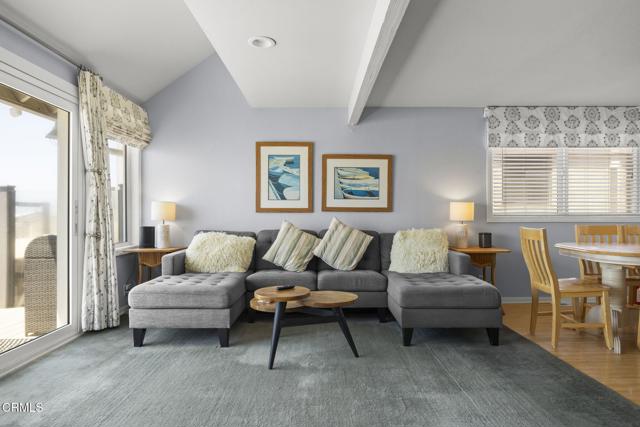 Detail Gallery Image 7 of 64 For 325 Ocean Dr, Oxnard,  CA 93035 - 5 Beds | 3 Baths