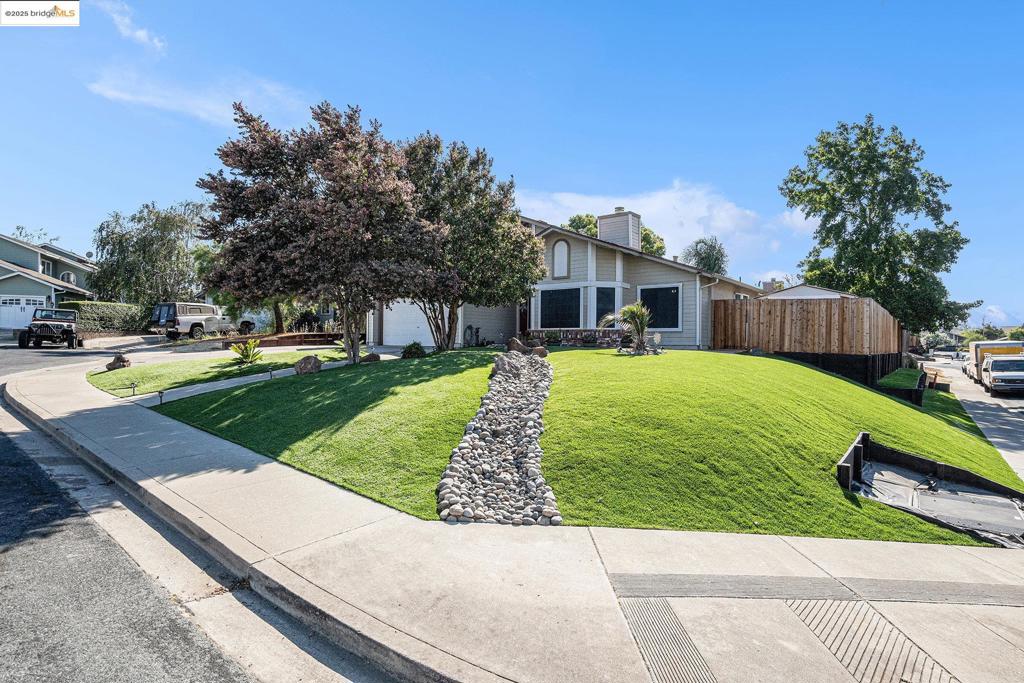 80 Mandeville Ct