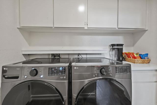 2471 Bear Rock, Escondido CA: https://media.crmls.org/mediaz/dd359d8a-e86d-4b7d-8bf0-0c9a95a5e1c9.jpg