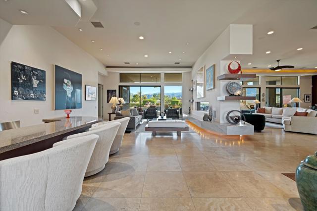 8 Ledgestone Lane, Rancho Mirage CA: https://media.crmls.org/mediaz/dd371758-321b-4826-bcf7-7cdbdfb26c45.jpg