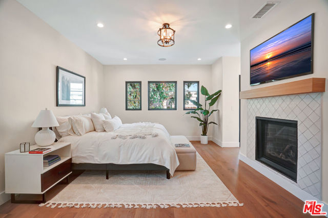 8617 Rugby Drive, West Hollywood CA: https://media.crmls.org/mediaz/dd38fe45-20a1-4152-bc3d-c645657ab18f.jpg