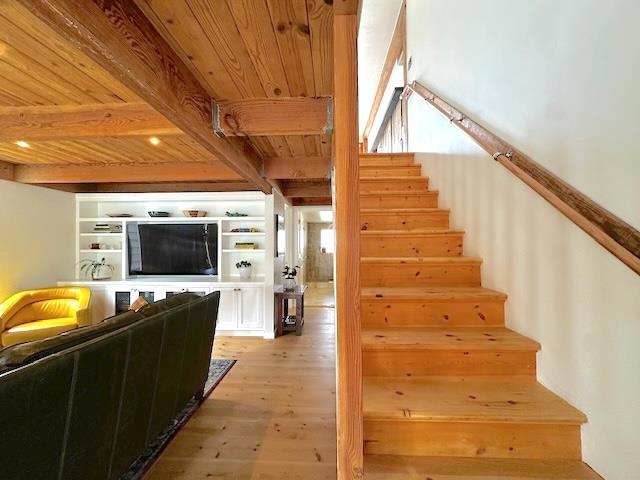 628 Alsace Loraine Avenue, Half Moon Bay CA: https://media.crmls.org/mediaz/dd392a7f-a10e-49f4-84a5-c519070c6a12.jpg