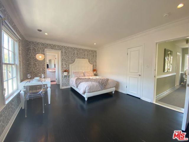 1724 El Cerrito Place, Los Angeles CA: https://media.crmls.org/mediaz/dd397dd0-d604-4dc6-a502-494693ff80fa.jpg