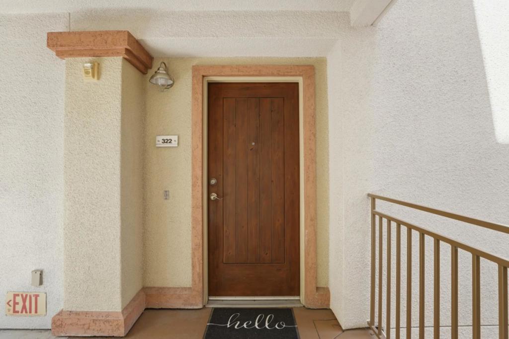 https://media.crmls.org/mediaz/dd398430-6817-4669-a4b4-bd4a13e45cb9.jpg?preset=X-Large