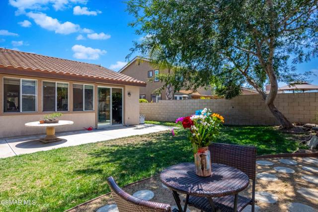 1633 Lola Way, Oxnard CA: https://media.crmls.org/mediaz/dd39b240-2c87-472e-94db-0ff87616337a.jpg