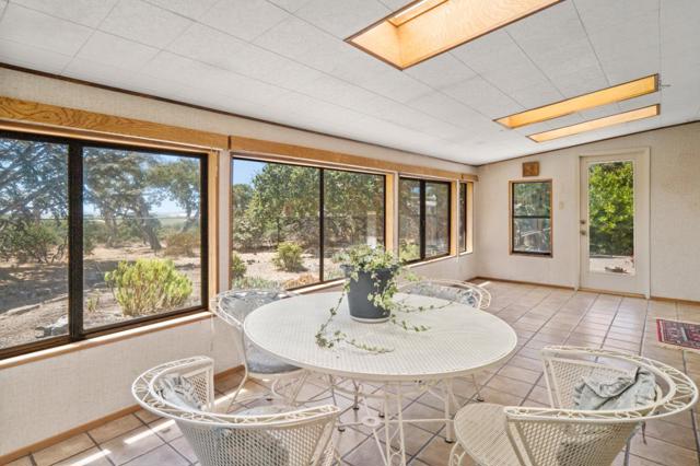 9495 S Century Oak Road, Salinas CA: https://media.crmls.org/mediaz/dd39ed2b-6b06-407f-8efe-d3185b43761f.jpg