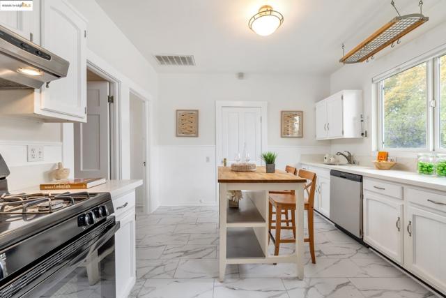 2406 10th, Berkeley CA: https://media.crmls.org/mediaz/dd3a19ab-946b-4213-8078-cbb43110764e.jpg