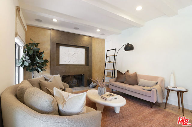 745 25th Street, Santa Monica CA: https://media.crmls.org/mediaz/dd3a6ac4-671d-4c9e-ad9a-386bfd763dcd.jpg