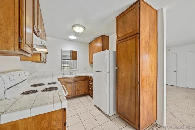 10705 Caminito Bravura, San Diego CA: https://media.crmls.org/mediaz/dd3b948d-8fff-410f-bfde-acea8da53baf.jpg