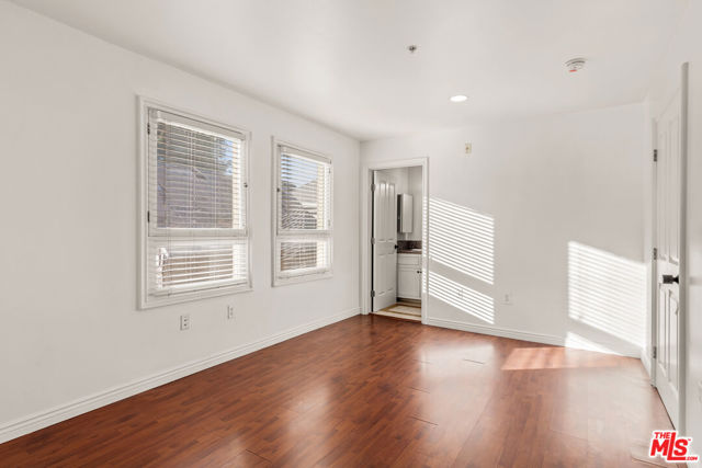 2667 Menlo Avenue, Los Angeles CA: https://media.crmls.org/mediaz/dd3bf653-19a3-4d30-8cd8-cc34534910ab.jpg