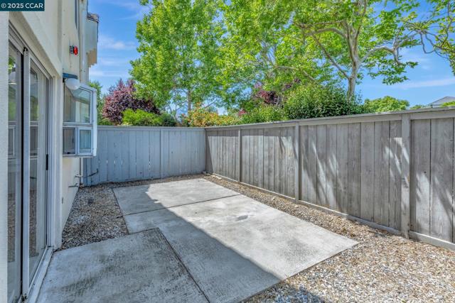 32 Shoal Dr, Vallejo CA: https://media.crmls.org/mediaz/dd3c118a-14f5-422b-829e-9718e62e7b64.jpg
