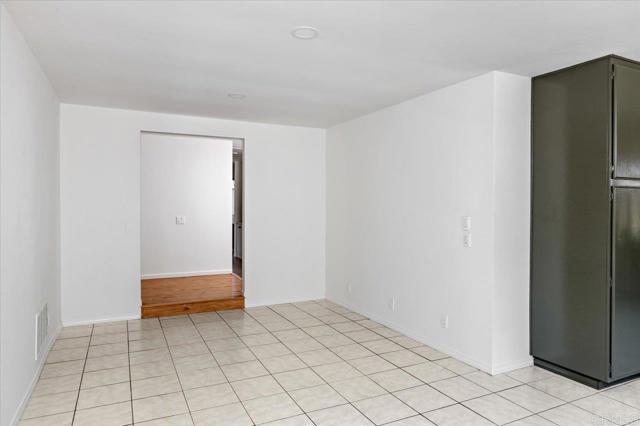 13554 Del Marino Avenue, Poway CA: https://media.crmls.org/mediaz/dd3d02e4-77d6-4e0c-8e5d-1a6793061b0d.jpg