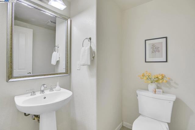 5092 Fioli Loop, San Ramon CA: https://media.crmls.org/mediaz/dd3dbece-a99b-4483-8644-e52ea82247c0.jpg