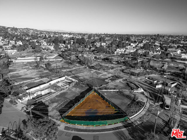 508 Muskingum Avenue, Pacific Palisades CA: https://media.crmls.org/mediaz/dd3df6fd-979a-4aa8-ba35-da68db1935c2.jpg