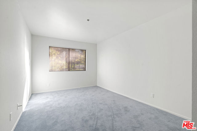 501 Palisades Drive, Pacific Palisades CA: https://media.crmls.org/mediaz/dd3dfc29-61c4-4bce-8801-7b69f6f5c833.jpg