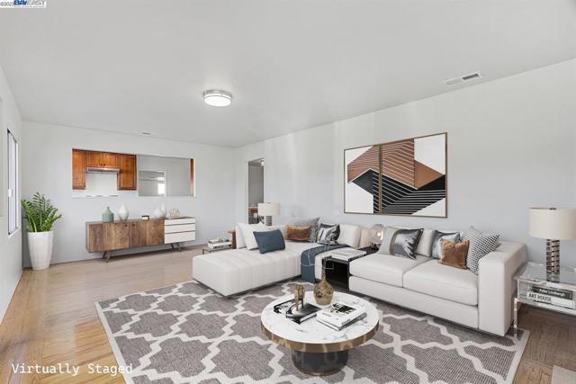 2285 Star Avenue, Castro Valley CA: https://media.crmls.org/mediaz/dd3e7d9e-eeaa-496e-9931-091879f90148.jpg