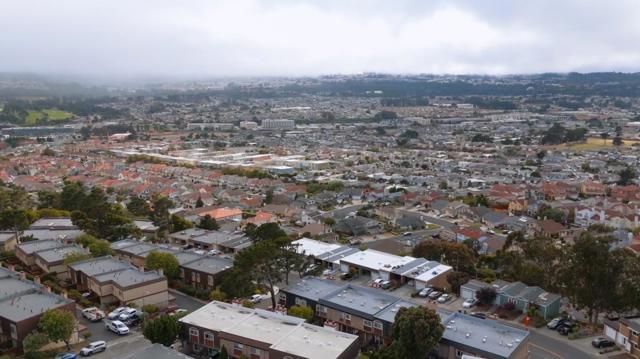 811 La Montagne Place, South San Francisco CA: https://media.crmls.org/mediaz/dd3ef155-1efc-4acf-a9a0-c44e204364fe.jpg