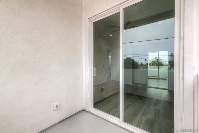 962 Florence St, Imperial Beach CA: https://media.crmls.org/mediaz/dd3efb41-0ecb-4f66-85e8-899afe9763e3.jpg